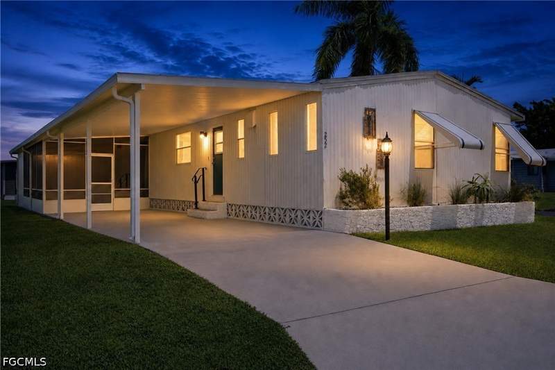 3 bedroom ManufacturedHome at 252 Loon Ln, Quail Roost, Naples — photo 2