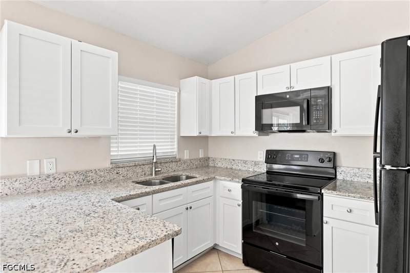 3 bedroom SingleFamilyResidence at 8165 Pelican Rd, San Carlos Park, Fort Myers — photo 2