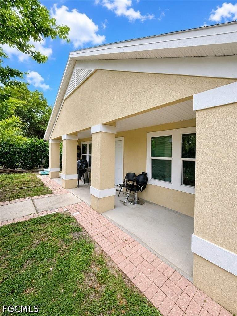 3 bedroom SingleFamilyResidence at 26668 Arrow Ct, Rosemary Park, Bonita Springs — photo 2