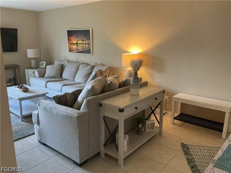2 bedroom Condominium at 5550 Trailwinds Dr 615, Merion Village, Fort Myers — photo 2