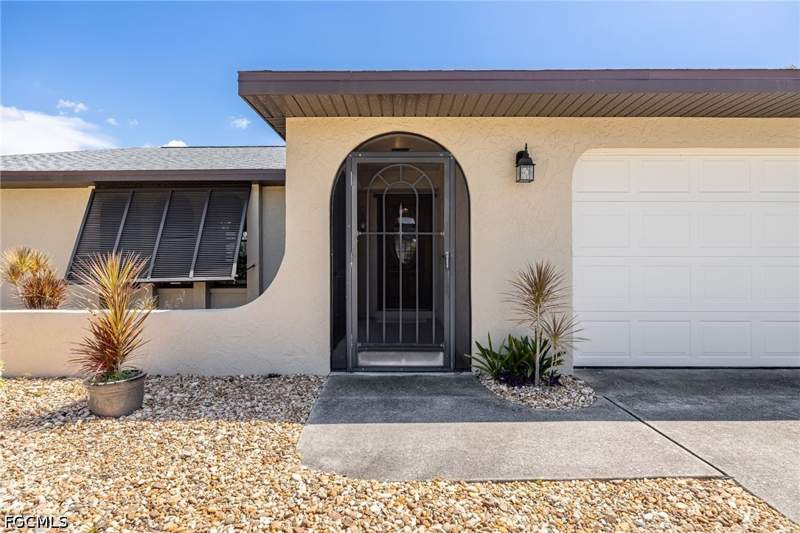 3 bedroom SingleFamilyResidence at 1334 SE 12th Ter, Cape Coral, Cape Coral — photo 2