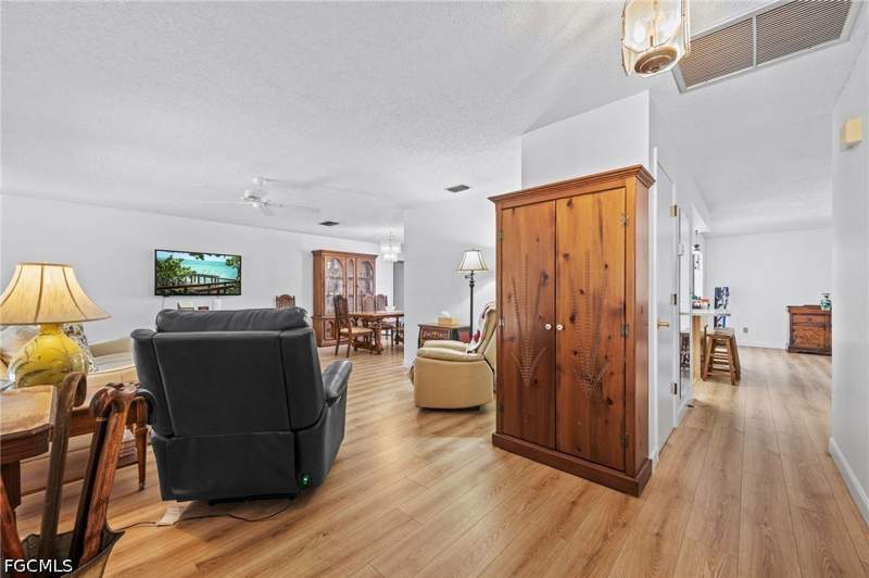 3 bedroom SingleFamilyResidence at 1334 SE 12th Ter, Cape Coral, Cape Coral — photo 4