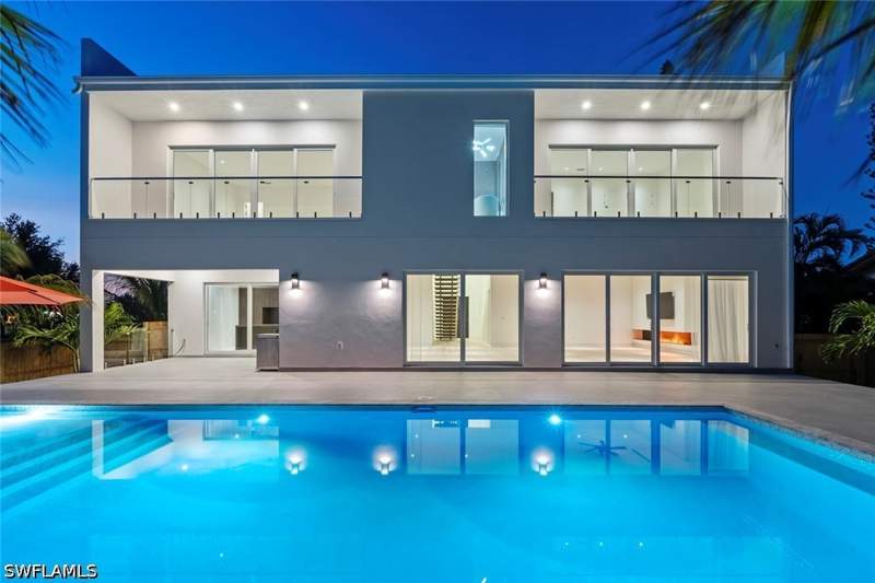 5 bedroom SingleFamilyResidence at 1135 Bluebird Ave, Marco Beach, Marco Island — photo 3