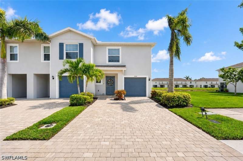 3 bedroom Townhouse at 15364 Wildflower Cir, Meadowood, Naples — photo 2