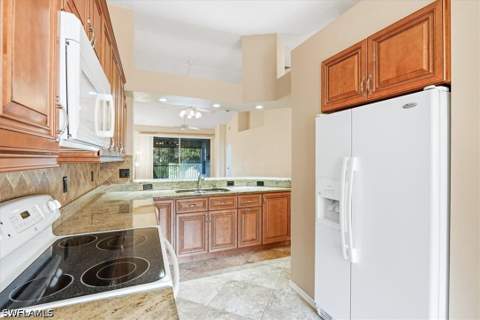 2526 Orchid Bay Dr 202, Naples FL - photo 9 of 32