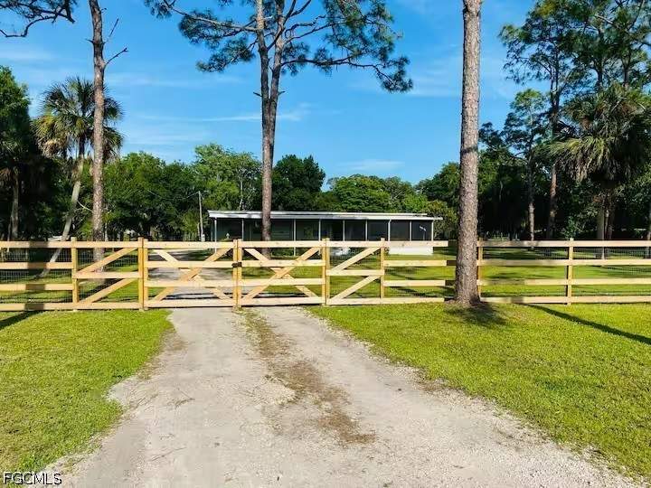 3 bedroom ManufacturedHome at 5741 Neal Rd, Buckingham, Fort Myers — photo 3