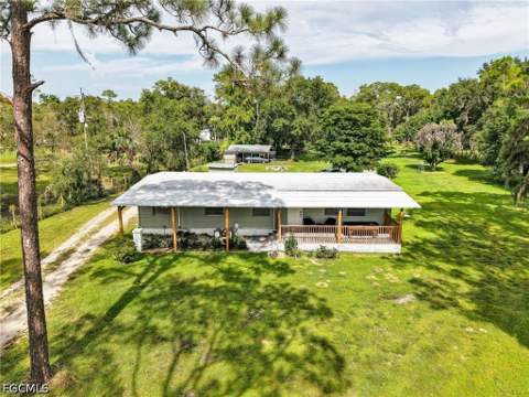5741 Neal Rd, Fort Myers FL - photo 7 of 38