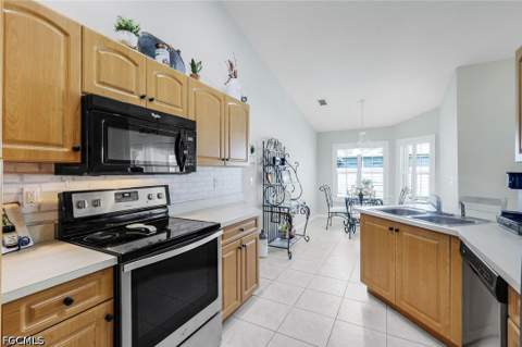 1815 NE 2nd Pl, Cape Coral FL - photo 11 of 33