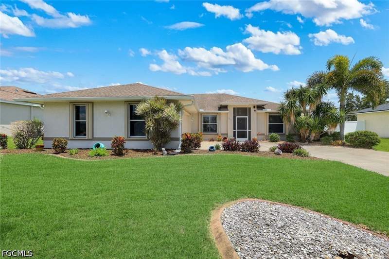 3 bedroom SingleFamilyResidence at 1815 NE 2nd Pl, Cape Coral, Cape Coral — photo 5