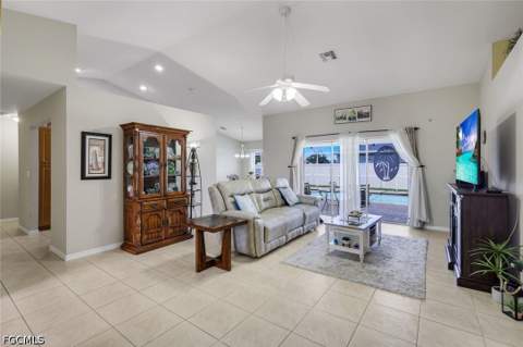 1815 NE 2nd Pl, Cape Coral FL - photo 7 of 33