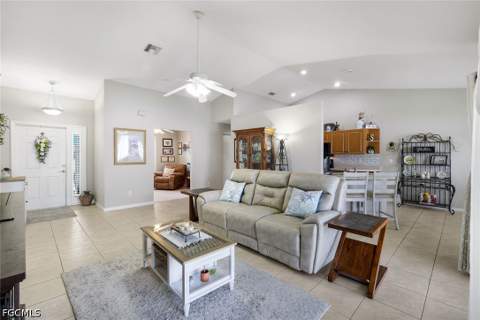 1815 NE 2nd Pl, Cape Coral FL - photo 9 of 33