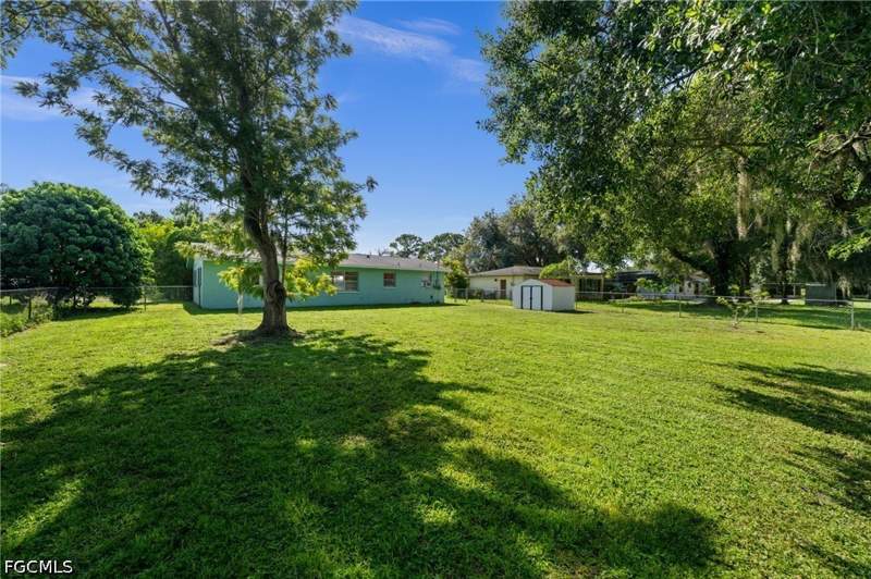 3 bedroom SingleFamilyResidence at 2976 Ribbon Ct, Riverdale Estates, Fort Myers — photo 3