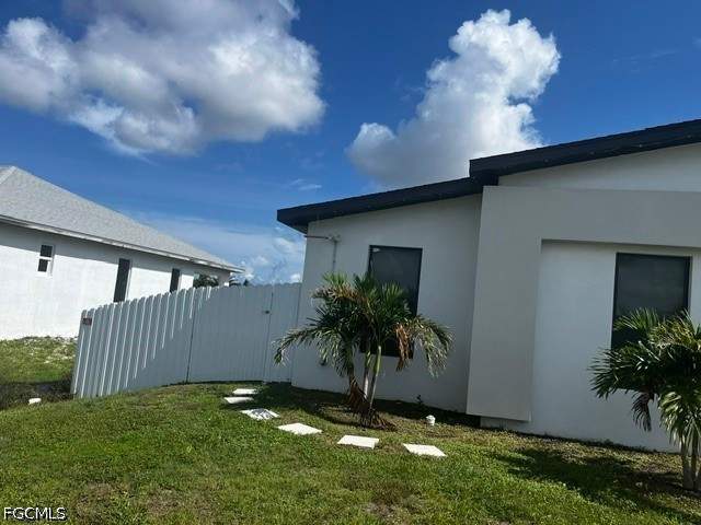 4 bedroom SingleFamilyResidence at 2001 NW Embers Ter, Cape Coral, Cape Coral — photo 2
