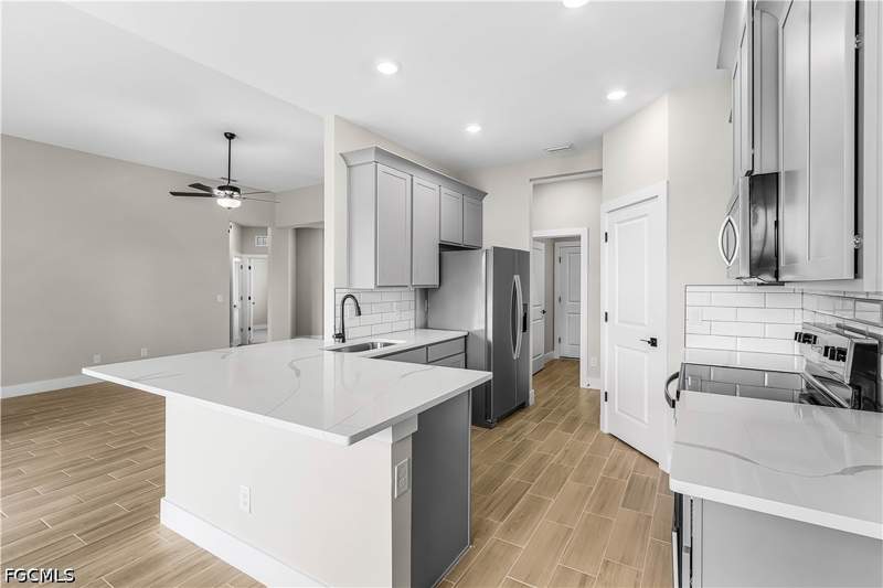 4 bedroom SingleFamilyResidence at 1525 SW 30th St, Cape Coral, Cape Coral — photo 4