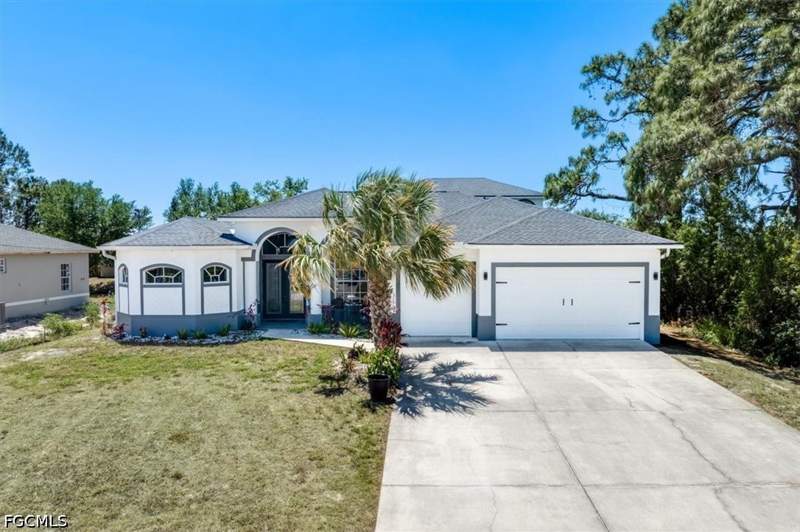 5 bedroom SingleFamilyResidence at 3007 8th St W, Lehigh Acres, Lehigh Acres — photo 2