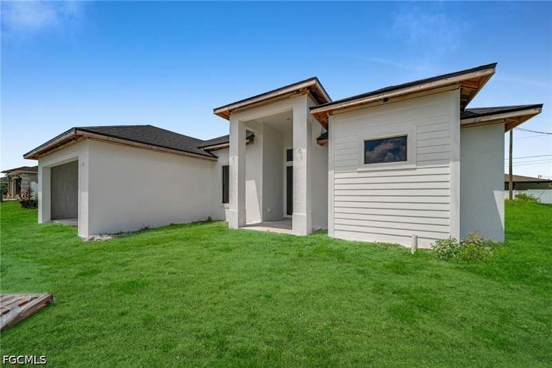 3 bedroom SingleFamilyResidence at 2024 NE 15th Ave, Cape Coral, Cape Coral — photo 4