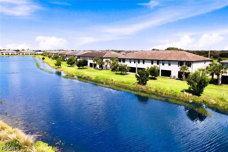 3 bedroom Townhouse at 14144 Pine Lodge Ln, Timber Creek, Fort Myers — photo 3