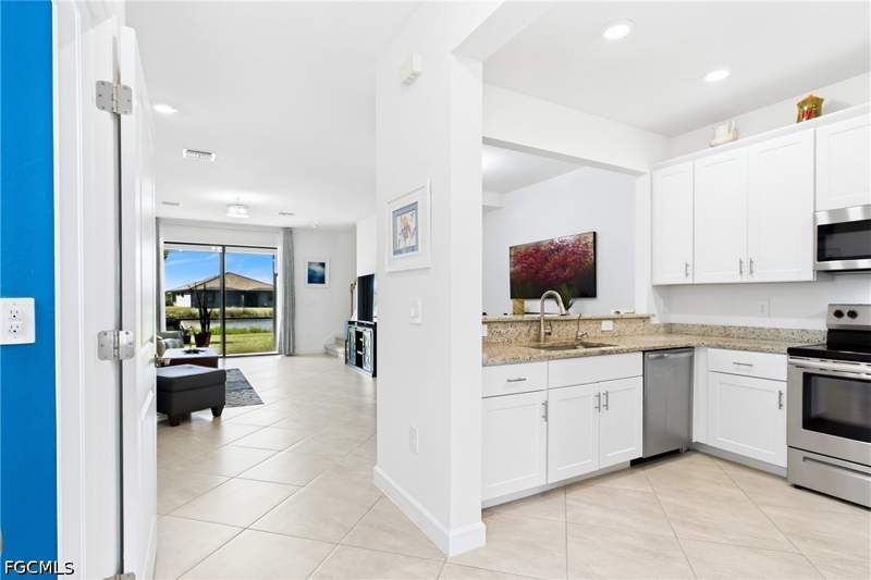 3 bedroom Townhouse at 14144 Pine Lodge Ln, Timber Creek, Fort Myers — photo 5