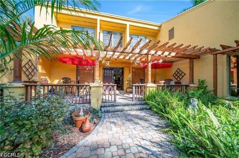 5 bedroom SingleFamilyResidence at 184 W Mariana Ave, North Fort Myers, North Fort Myers — photo 4