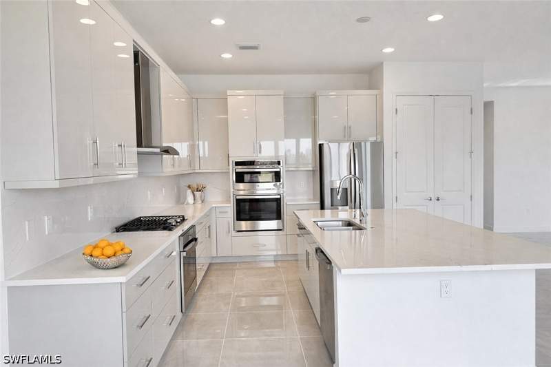 5 bedroom SingleFamilyResidence at 12770 Woodbury Dr, Rivercreek In Estero, Estero — photo 5