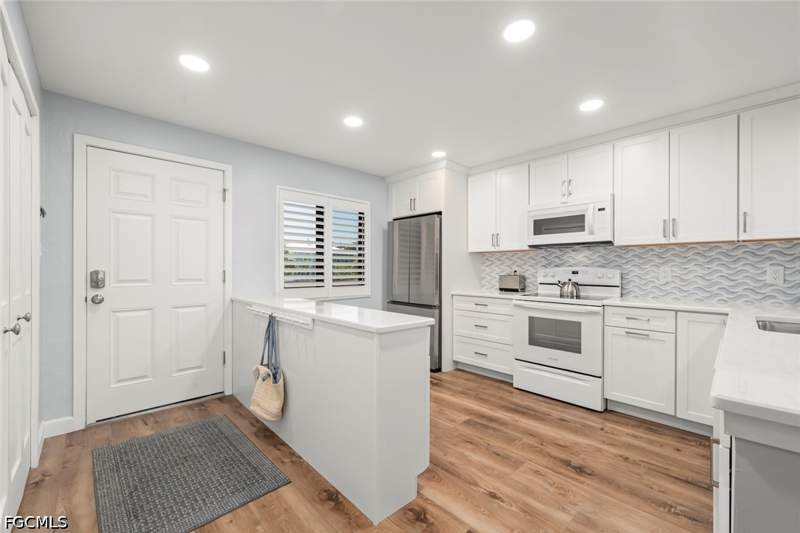 2 bedroom Condominium at 979 E Gulf Dr 242, Loggerhead Cay Condo, Sanibel — photo 5