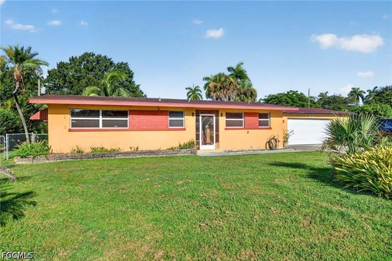 2 bedroom SingleFamilyResidence at 2950 Holly Rd, Rio Vista, Fort Myers — photo 2