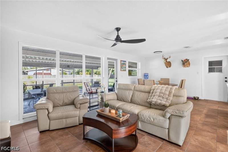 2 bedroom SingleFamilyResidence at 2950 Holly Rd, Rio Vista, Fort Myers — photo 3