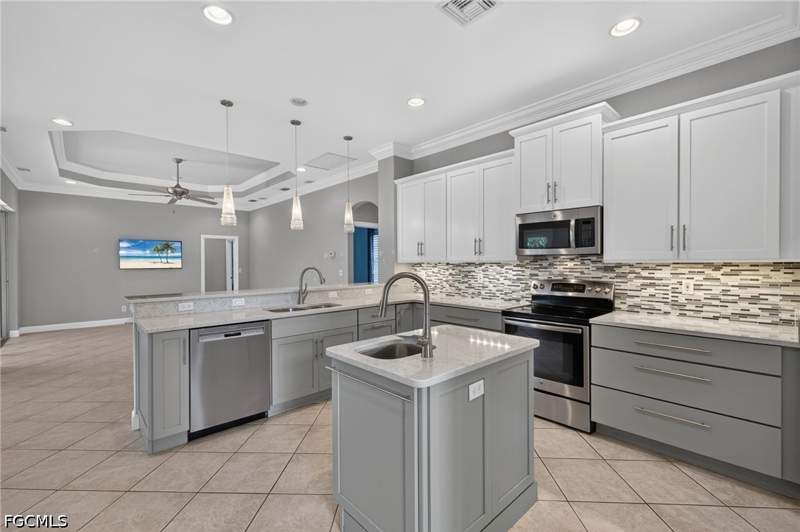 4 bedroom SingleFamilyResidence at 16182 Crown Arbor WAY, CROWN COLONY, Fort Myers — photo 4