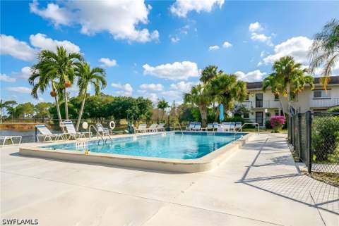 5579 Rattlesnake Hammock Rd B9, Naples FL - photo 16 of 18
