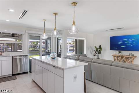 140 Egret St, Fort Myers Beach FL - photo 8 of 34