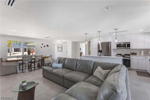 140 Egret St, Fort Myers Beach FL - photo 9 of 34