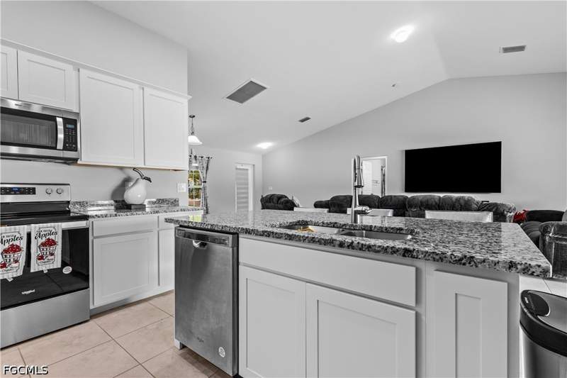 4 bedroom SingleFamilyResidence at 2829 SW 25th Ave, Cape Coral, Cape Coral — photo 5