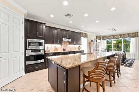 8910 Verducci Ct, Naples FL - photo 8 of 49