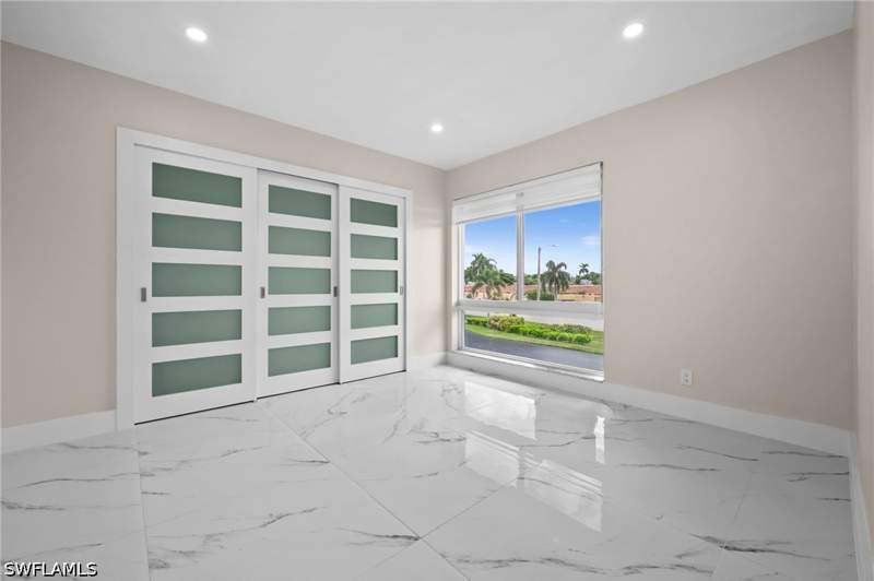 2 bedroom Condominium at 105 Harrison Rd 4, Glades Country Club, Naples — photo 5