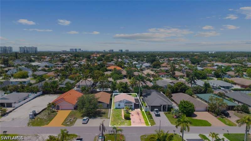 2 bedroom SingleFamilyResidence at 641 105th Ave N, Naples Park, Naples — photo 3