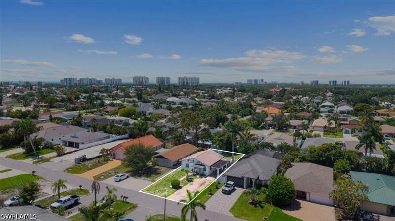 2 bedroom SingleFamilyResidence at 641 105th Ave N, Naples Park, Naples — photo 4