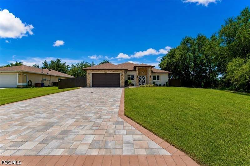 3 bedroom SingleFamilyResidence at 2903 4th St SW, Lehigh Acres, Lehigh Acres — photo 2