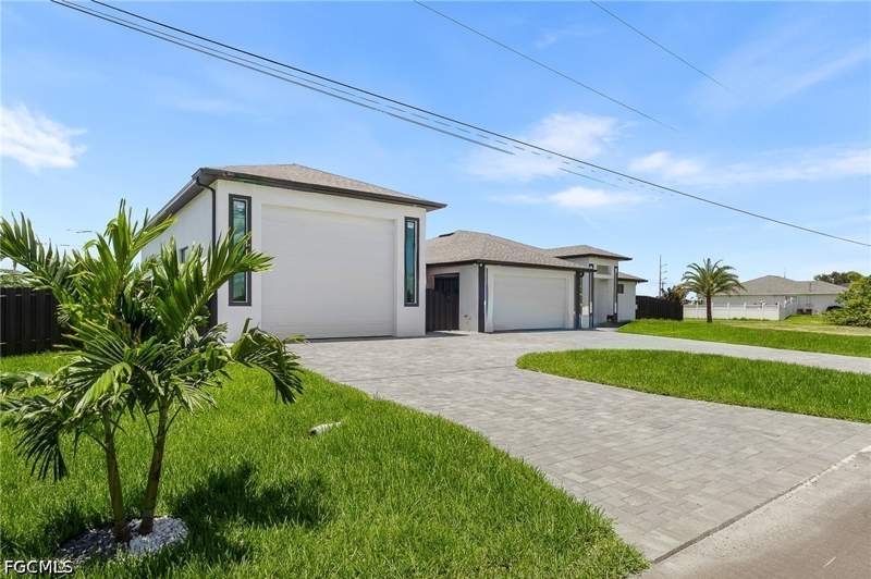4 bedroom SingleFamilyResidence at 1018 NE Juanita Pl, Cape Coral, Cape Coral — photo 3