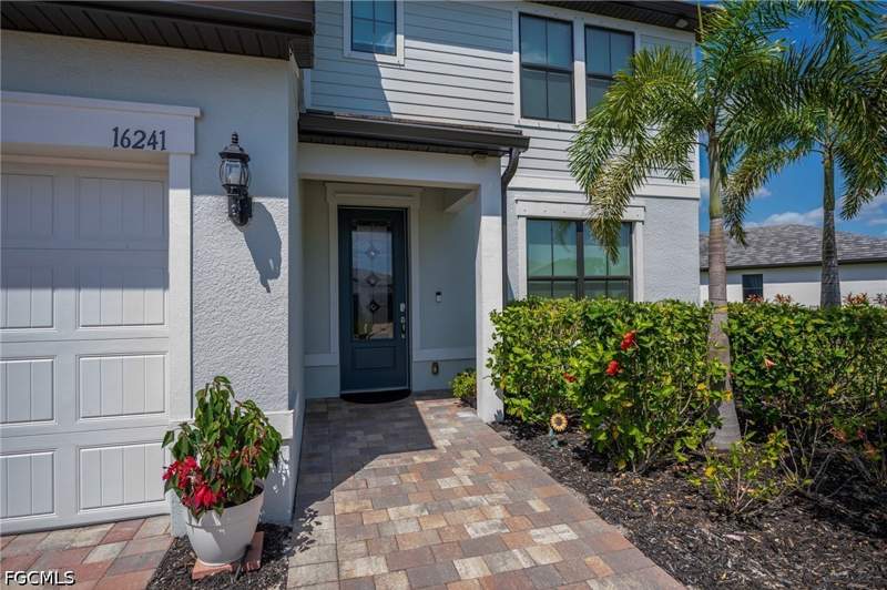 5 bedroom SingleFamilyResidence at 16241 Rosemallow Ln, Hampton Lakes, Alva — photo 3