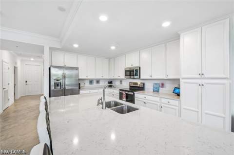9584 Trevi Ct 5227, Naples FL - photo 10 of 44