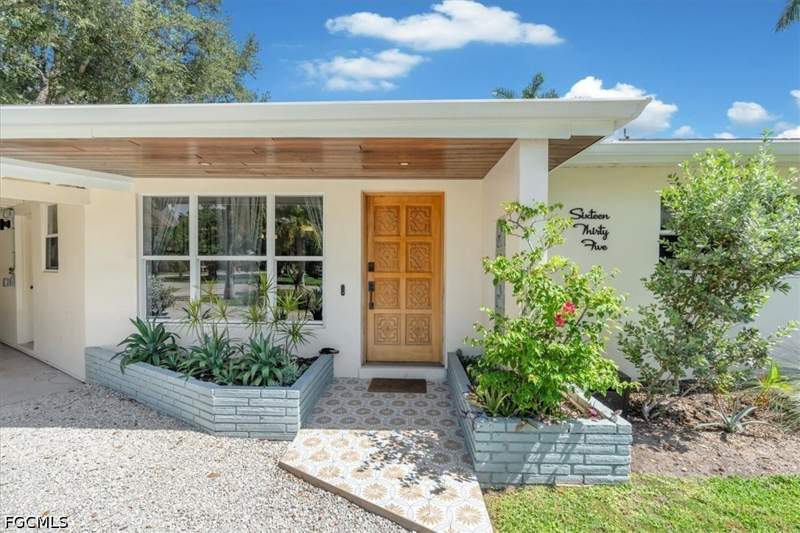 3 bedroom SingleFamilyResidence at 1635 Grove Ave, Palmlee Park, Fort Myers — photo 2