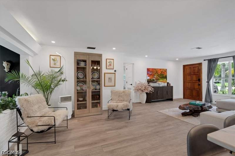 3 bedroom SingleFamilyResidence at 1635 Grove Ave, Palmlee Park, Fort Myers — photo 3