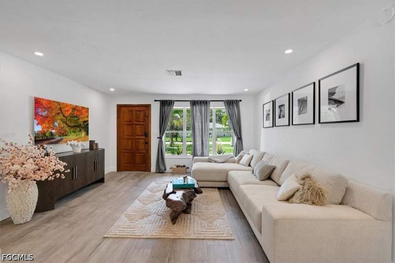 3 bedroom SingleFamilyResidence at 1635 Grove Ave, Palmlee Park, Fort Myers — photo 5