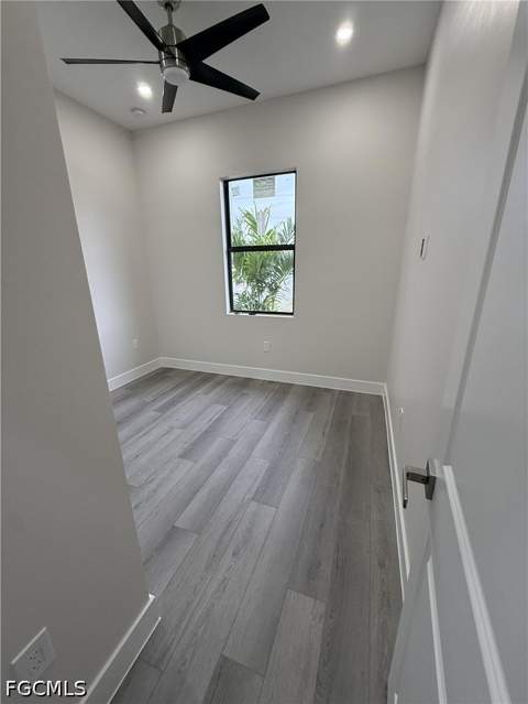 383 Pennfield Ave, Lehigh Acres FL - photo 13 of 28