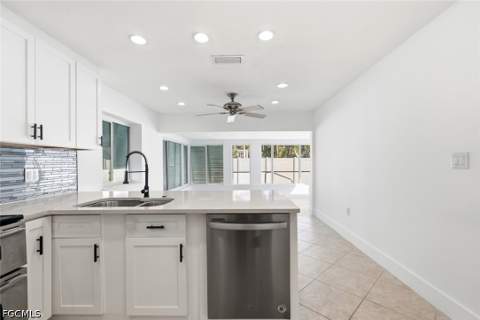 193 Hibiscus Dr, Fort Myers Beach FL - photo 17 of 47