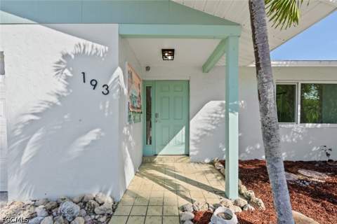 193 Hibiscus Dr, Fort Myers Beach FL - photo 19 of 47