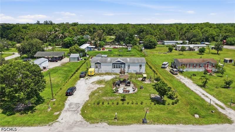 4 bedroom ManufacturedHome at 3621 Dustin Dr, Labelle, Labelle — photo 5