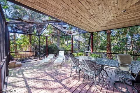 2490 Outrigger Ln, Naples FL - photo 17 of 36