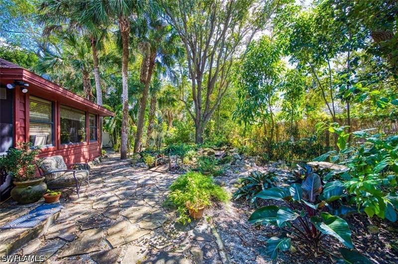3 bedroom SingleFamilyResidence at 2490 Outrigger Ln, River Reach, Naples — photo 4