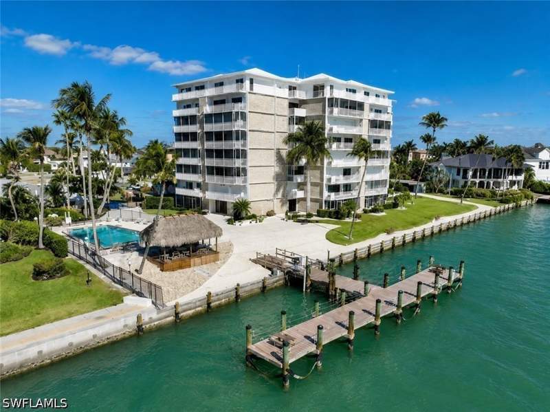 1 bedroom Condominium at 60 Pelican St W 602, Marco Towers, Naples — photo 3